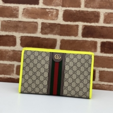 Gucci Clutch Bags